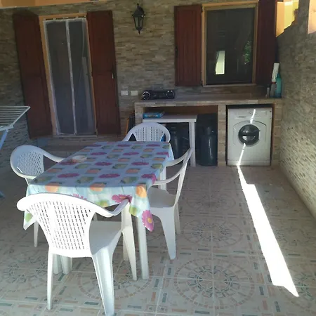 300 Mt Dal Mare * Solanas (Cagliari)